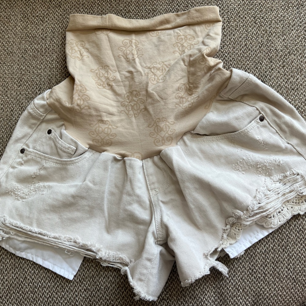 Jessica Simpson Maternity Shorts